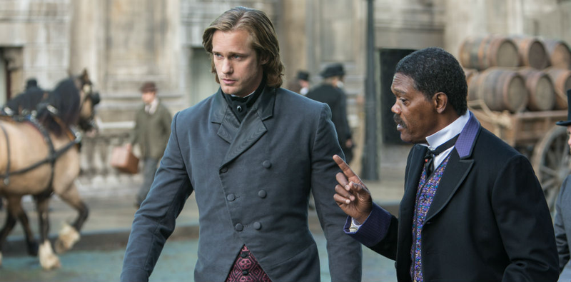 Skarsgård and Jackson explaining the plot of The Legend of Tarzan.